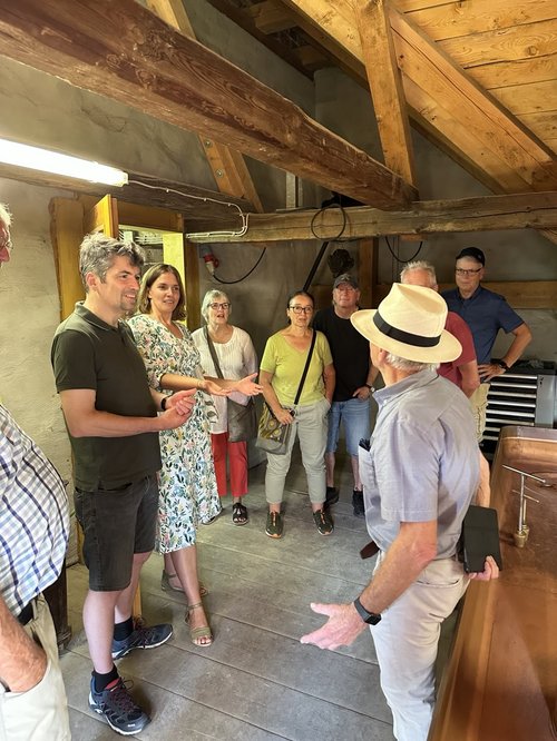 Besuchergruppe im Kommunbrauhaus Windischeschenbach